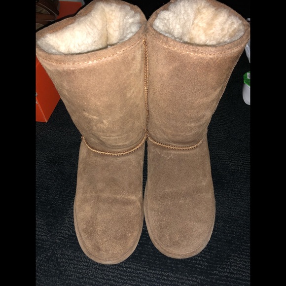 bearpaw size 9